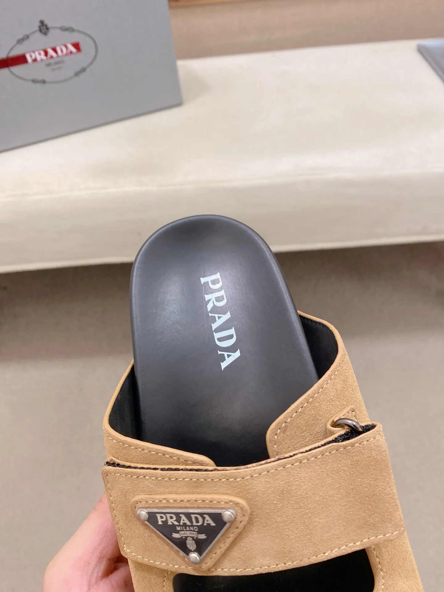 Men's shoes 💰: 440💰 [PRADA Slippers] High-end men's shoes brand official website 1:1 latest masterpiece: original mold opening and customization, the fabric is made of imported suede cowhide original material, upgraded outsole, lighter and non-slip. The market's top quality, simple yet tasteful, a must-have for fashionistas, fashionable at your feet, full of confidence, the same style at the counter 👍The season of summer slippers is here. Code: 38-45